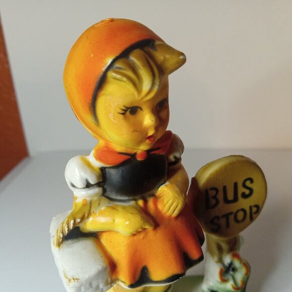 Set of 2 Kitch Plastic 50s Figurines 4.5 in tall Made in Macau - Picture 5 of 12